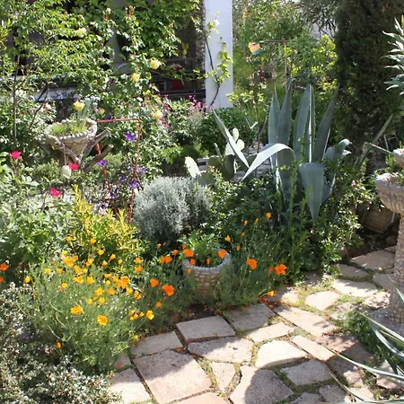 Lägenhet With Parking Space - 927 *